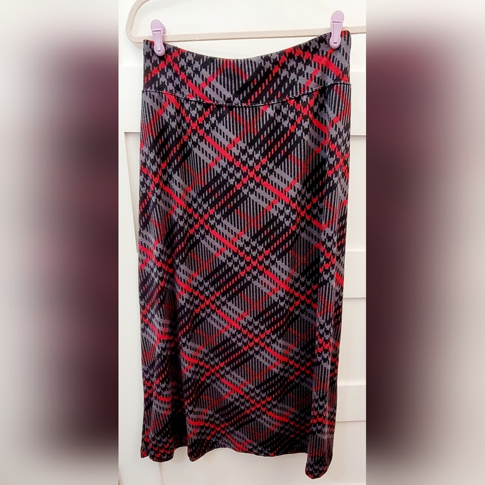 D & Co Houndstooth Plaid A Line Maxi Skirt- Small